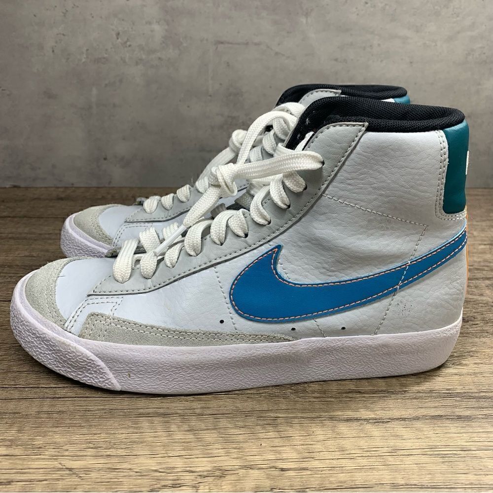 ‎Nike~Youth~Blazer Mid 77 GS White/Blue/Orange Shoes~Size 4.5Y